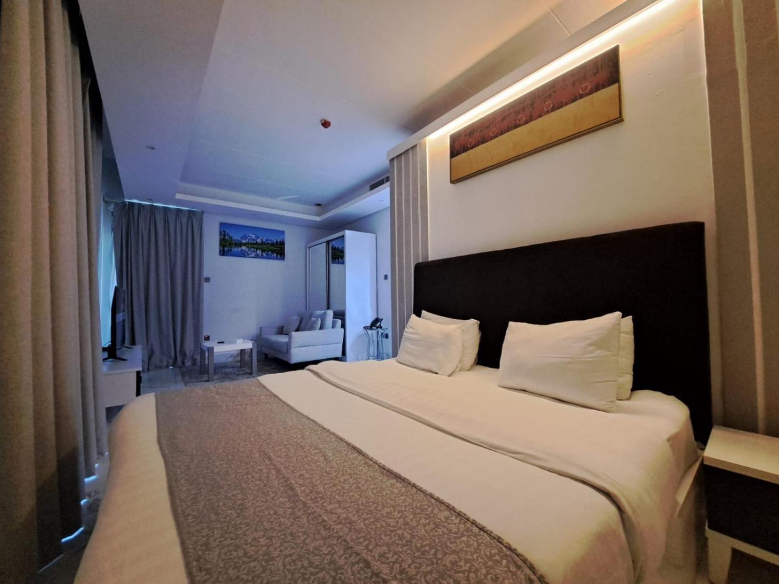 Al Safwa One Apartment Al Hidd Ngoại thất bức ảnh