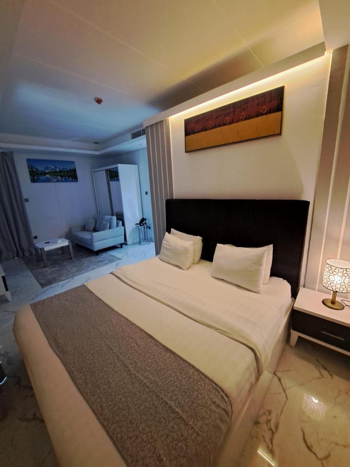 Al Safwa One Apartment Al Hidd Ngoại thất bức ảnh