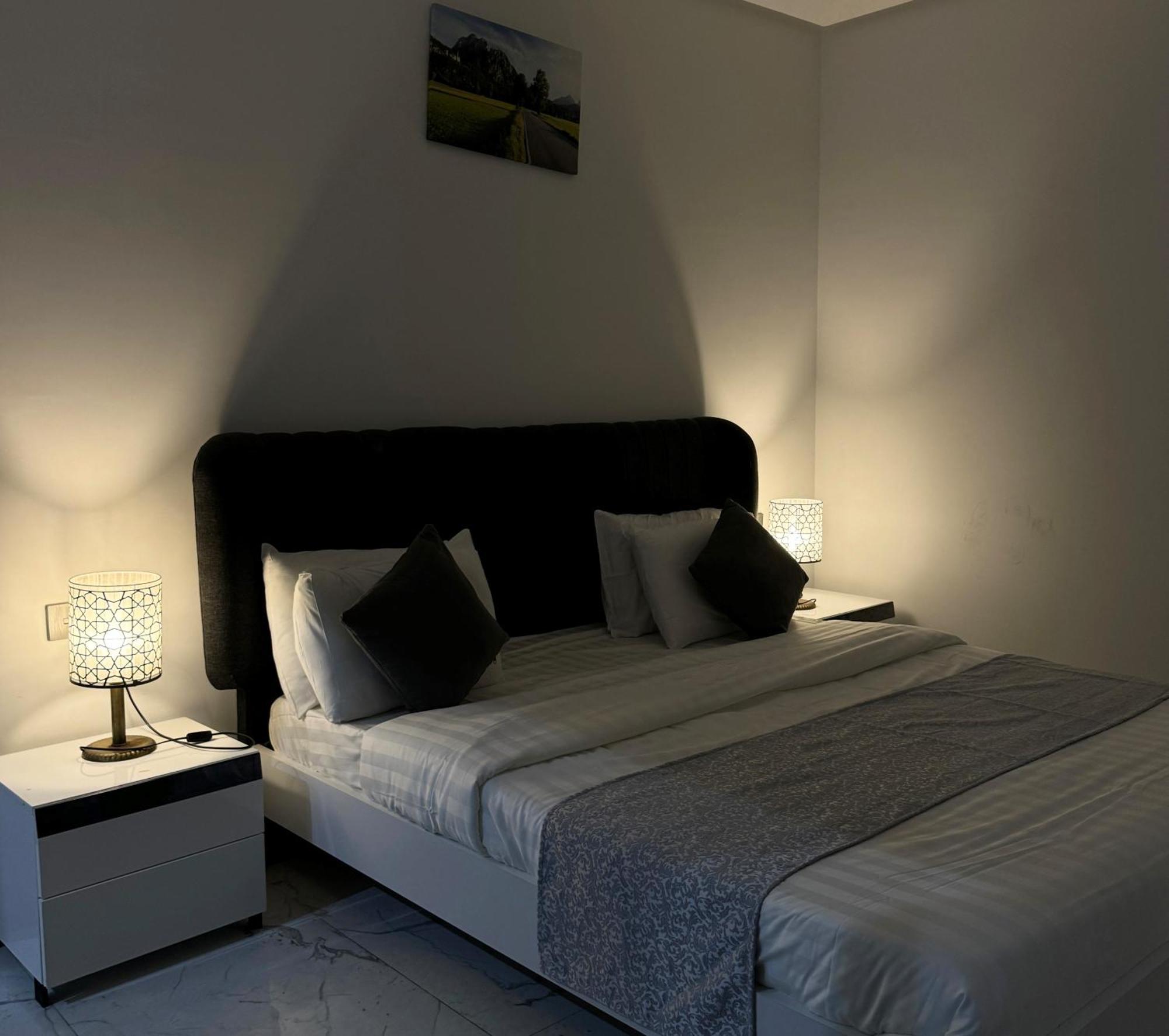 Al Safwa One Apartment Al Hidd Ngoại thất bức ảnh