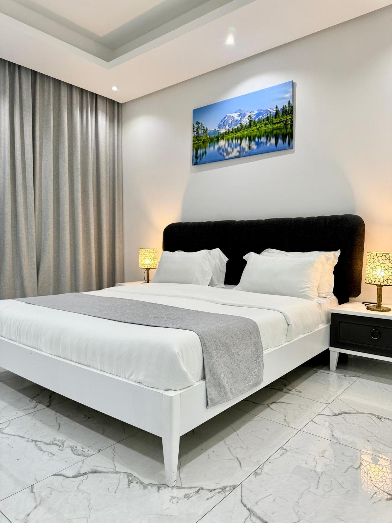 Al Safwa One Apartment Al Hidd Ngoại thất bức ảnh